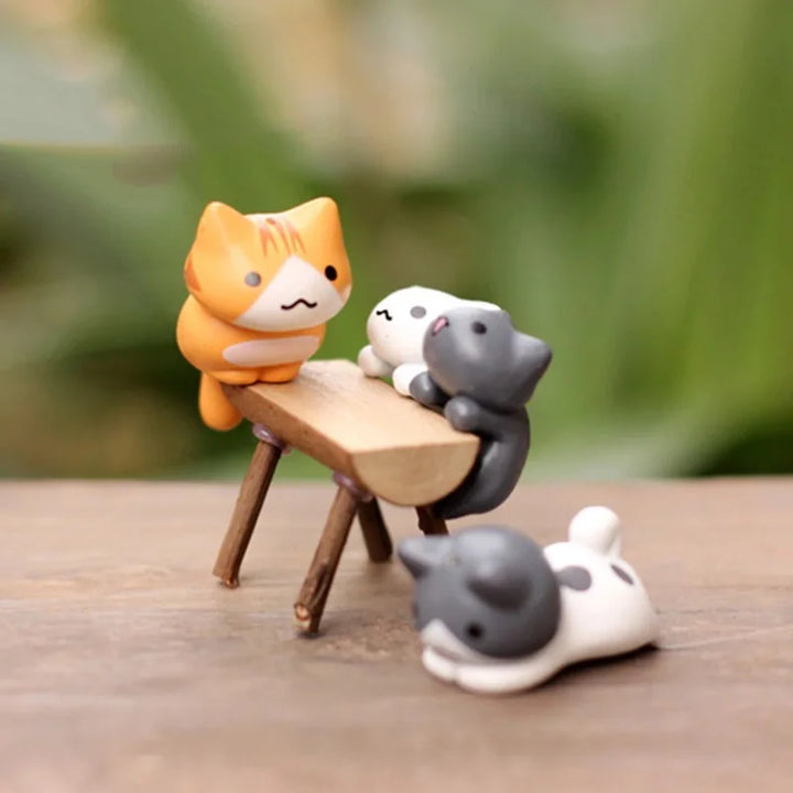 Miniatyr-katter som livar upp stämningen